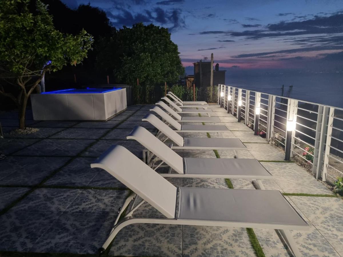 Relais Al Castello Bed & Breakfast Castellammare di Stabia Exterior foto